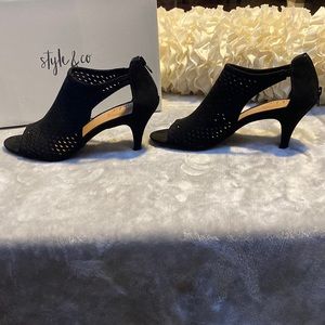 Style & Co Haddie ankle bootie - black